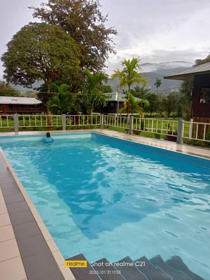 Benarat Lodge มูลู ภายนอก รูปภาพ