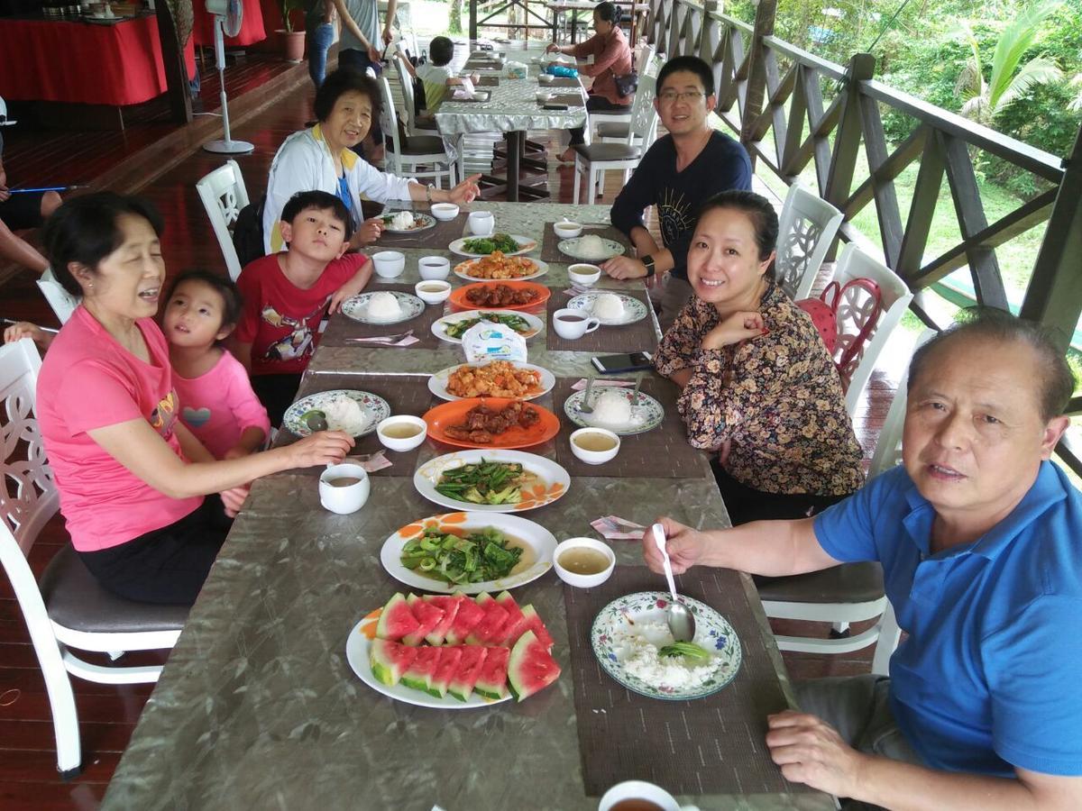 Benarat Lodge มูลู ภายนอก รูปภาพ