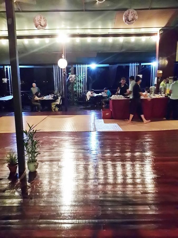 Benarat Lodge มูลู ภายนอก รูปภาพ